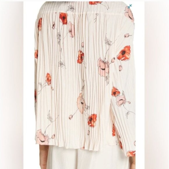 Vince Pale Blush Tossed Poppy Pleated Blouse Size Large Top 3/4 Sleeve Floral - Picture 2 of 12